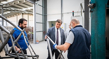 Karşıyaka’da Eski Bisikletler İyiliğe Dönüşüyor