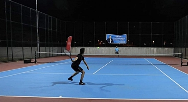 Kınık'ta tenis turnuvası