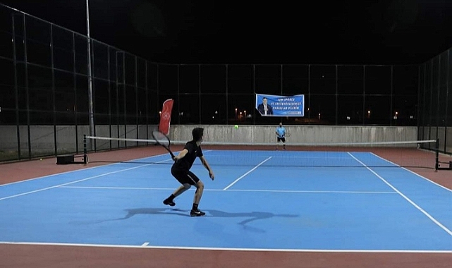 Kınık'ta tenis turnuvası