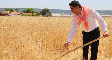 Menderes Belediyesinden çiftçiye destek