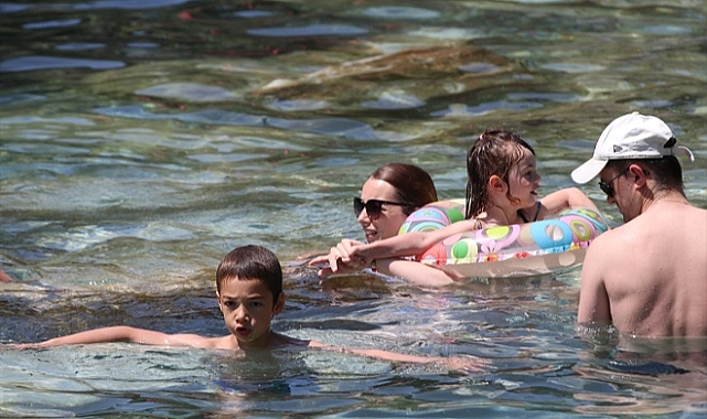 Pamukkale'yi 4 ayda 240 bin ziyaretçi gezdi