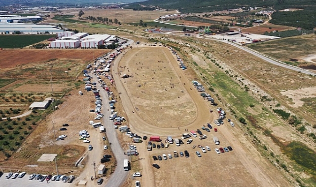 Rahvan Atlar, 7 yıl sonra Torbalı’da yarıştı
