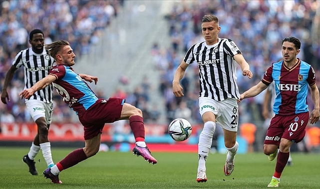 Şampiyon Trabzonspor Altay'ı 2-1 yendi