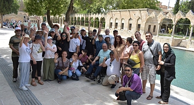 Başkan Çalkaya “Engelleri Sevgiyle Aşıyoruz”