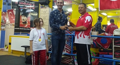 Karabağlar Halk Eğitim Merkezi Kick Bokscuları biraraya geldi