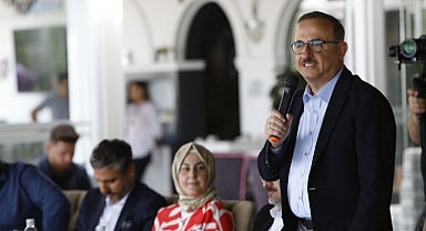 Sürekli, meslektaşlarıyla buluştu