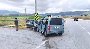 Afyonkarahisar'da  trafik kazası 4 ölü