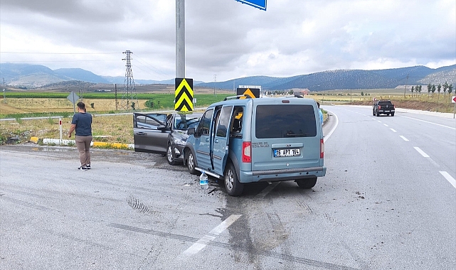 Afyonkarahisar'da  trafik kazası 4 ölü