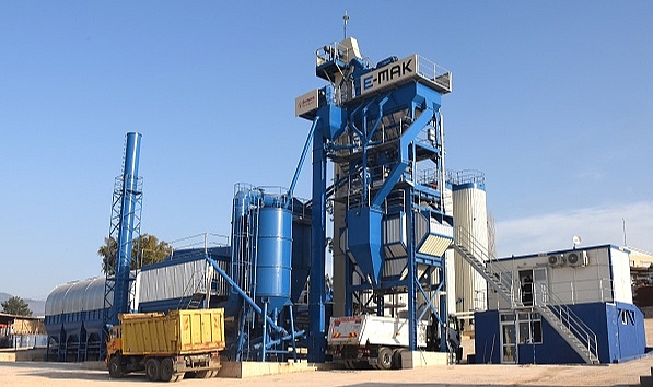 Bornova’da asfalt hamlesi