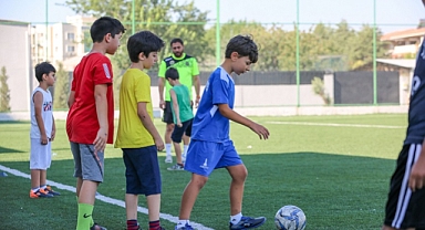 Buca Belediyesi’nden futbol kursu