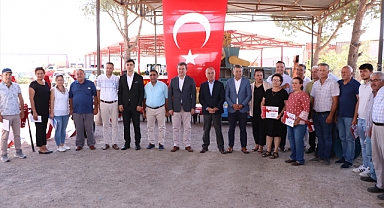 Çiftçilere hibe destekli makine ve ekipmanları teslim edildi