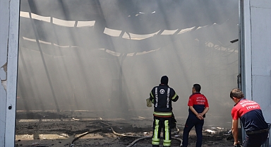 Denizli'de Çevik Kuvvet'e ait lojistik merkezinde yangın