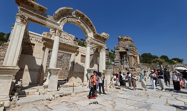 Efes, "Müzekart GNS" ile gençleri bekliyor