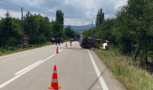 Elektrik direğine çarpan otomobilin sürücüsü öldü