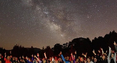 Gökyüzünün Görsel Şöleni Sındırgı’da Seyredilecek