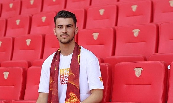 Göztepe, genç kaleci Berkin Özgür'ü kadrosuna kattı