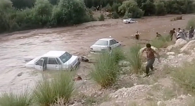 İran'da sel felaketinde 20 kişi hayatını kaybetti