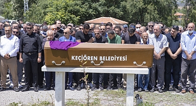 İş insanı ve eşinin cenazeleri defnedildi