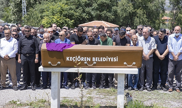 İş insanı ve eşinin cenazeleri defnedildi