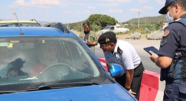İzmir'de jandarma ekipleri trafik denetimi yaptı