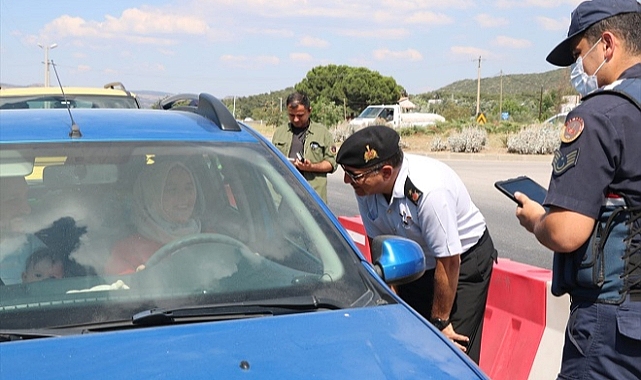 İzmir'de jandarma ekipleri trafik denetimi yaptı