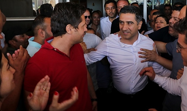 İzmir Menderes Belediye Başkanı Kayalar serbest