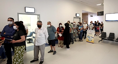 Kovid-19'a karşı yeni hatırlatma dozuna yoğun ilgi