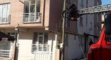 Kütahya'da apart dairede çıkan yangında bir kişi öldü