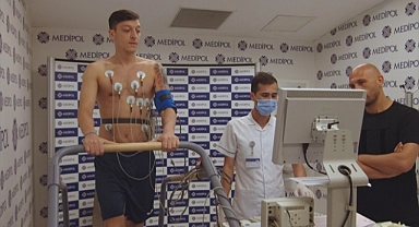 Mesut Özil, sağlık kontrolünden geçirildi