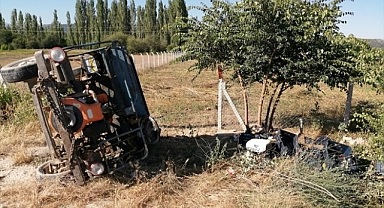 Minibüs ile tarım aracının çarpışması sonucu 5 kişi yaralandı