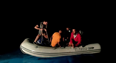Muğla'da denizde sürüklenen bottaki 5 kişi kurtarıldı