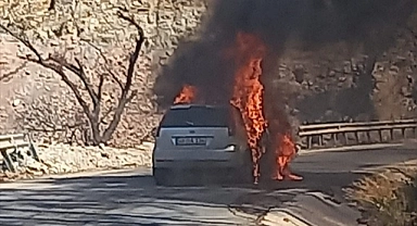 Muğla'da seyir halindeki otomobil yandı