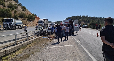 Otomobilin bariyerlere çarpması sonucu 1 kişi öldü