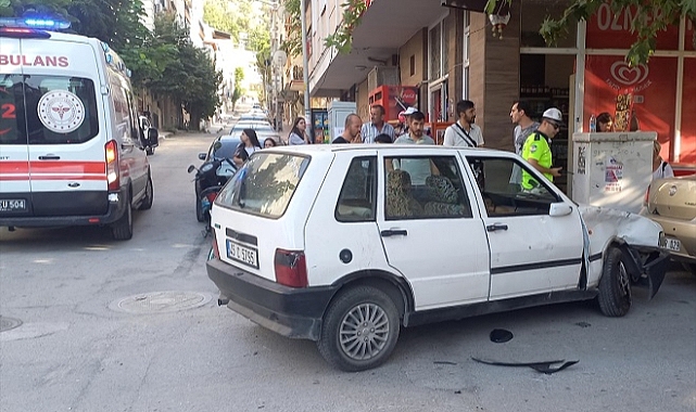 Otomobille motosikletin çarpışması sonucu 2 kişi yaralandı