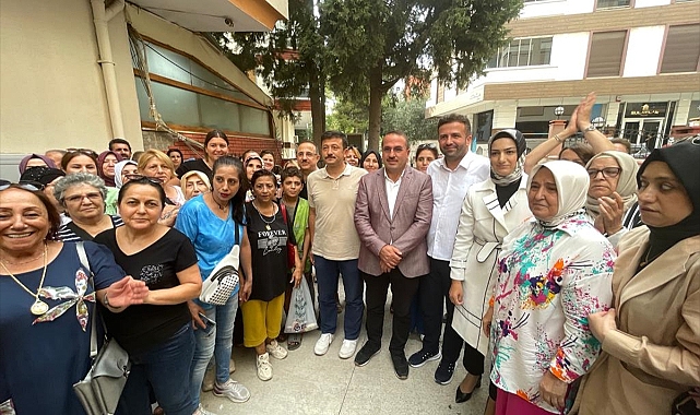 AK Parti'li Hamza Dağ, İzmir'de yürüttükleri "Karınca Modeli"ni anlattı