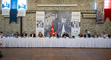 Başkan Soyer tarihi İktisat Kongresi için işçilerle buluştu