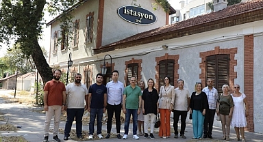 Başkan Sürekli Karşıyakalı gençlere iki müjde verdi