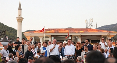 İnce, İzmir'de partilileriyle bir araya geldi