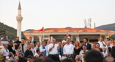 İnce, İzmir'de partilileriyle bir araya geldi