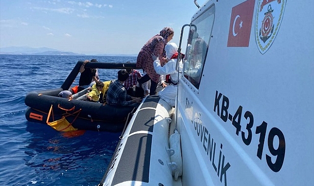 İzmir açıklarında 65 düzensiz göçmen kurtarıldı, 192 göçmen yakalandı