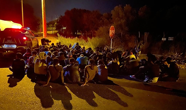 İzmir'de jandarma ekipleri 10 günde 446 düzensiz göçmen yakaladı
