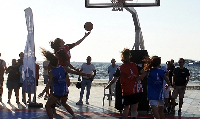 Kurtuluşun 100’üncü yıl finalleri nefes kesti