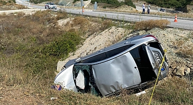 Menfeze devrilen otomobildeki 1 kişi öldü,