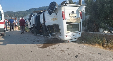 Minibüsle otomobilin çarpışması sonucu 5 kişi yaralandı