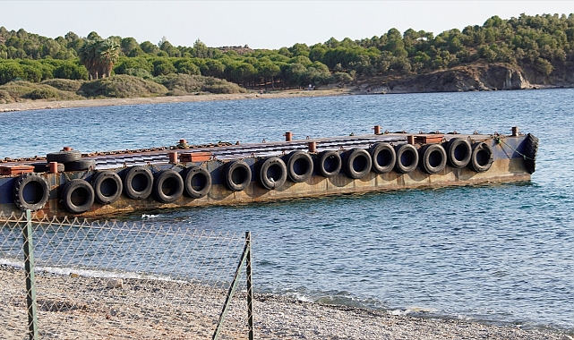 Seferihisar'da balık firmasının sahile yaptırdığı iskeleye tepki