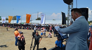 Selendili Yörükler Ovacık Yaylasında Buluştu