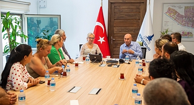 Soyer Konak Muhtarlar Derneği üyeleriyle bir araya geldi