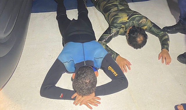 Yurt dışına yüzerek kaçmaya çalışan FETÖ üyesi iki eski asker yakalandı