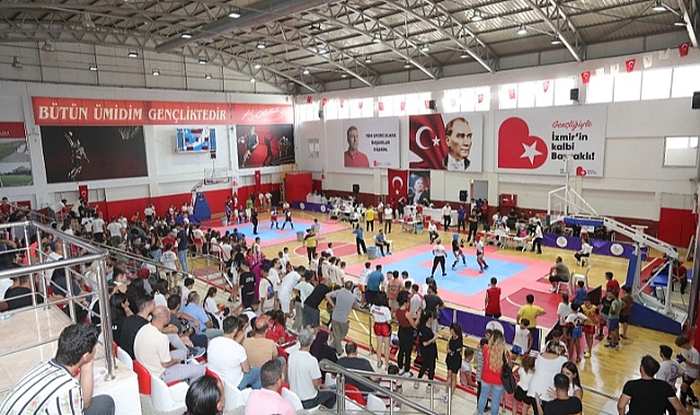 Zafer Bayramı’nın 100’üncü yılı Bayraklı’da da kutlandı