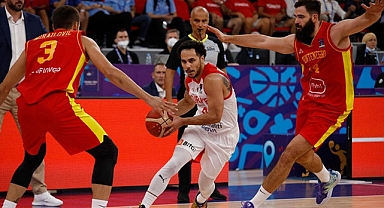 12 Dev Adam Avrupa Şampiyonası'na Galibiyetle Başladı